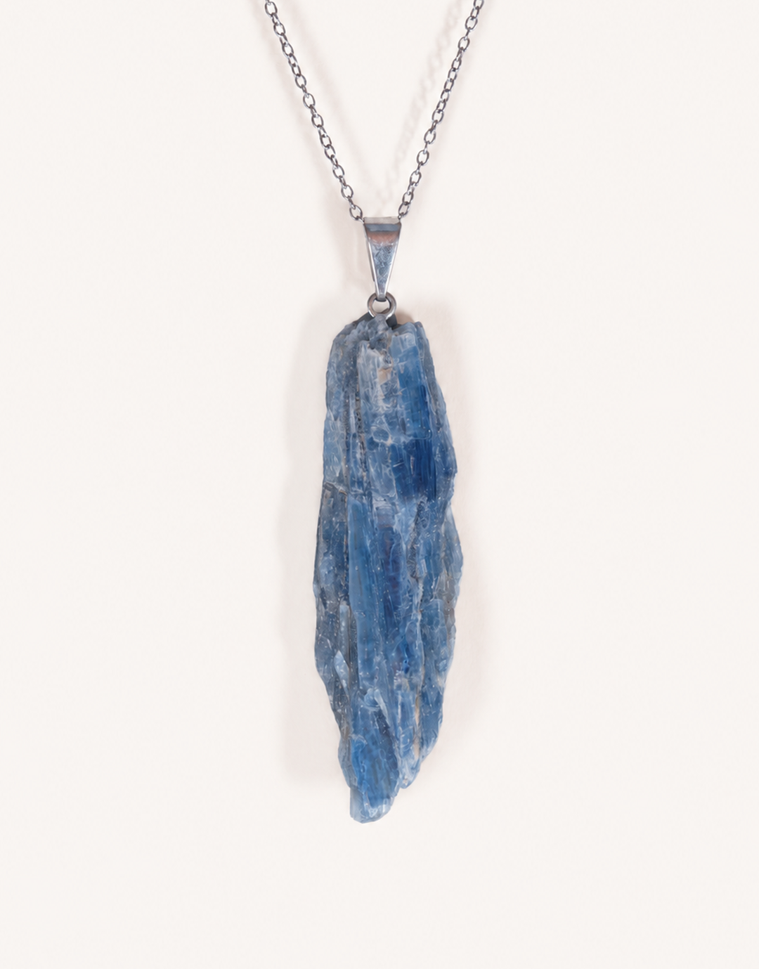 natural-kyanite-pendant-18 inch-chain